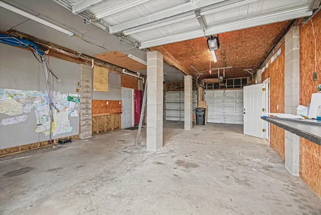 $2,600 | 1190 Sailfish Street, Bayou Vista, TX 77563