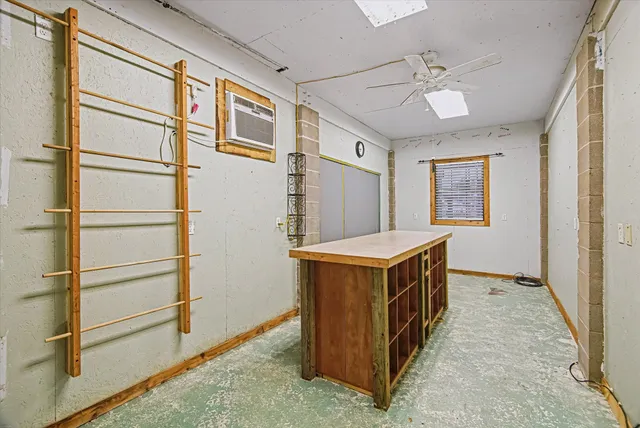 $2,600 | 1190 Sailfish Street, Bayou Vista, TX 77563