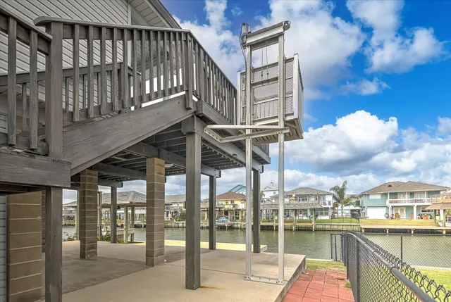 $2,600 | 1190 Sailfish Street, Bayou Vista, TX 77563