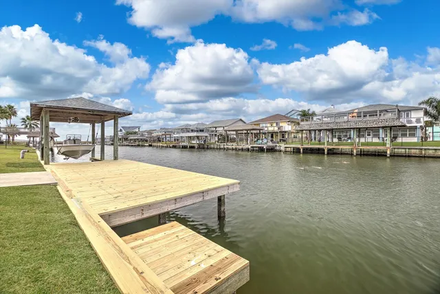 $2,600 | 1190 Sailfish Street, Bayou Vista, TX 77563