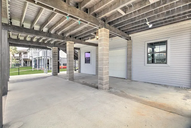 $2,600 | 1190 Sailfish Street, Bayou Vista, TX 77563