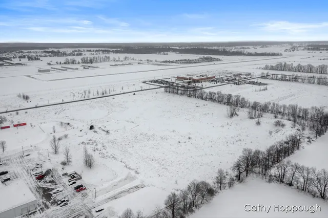 $580,000 | 3615 South State Road, Ionia, MI 48846