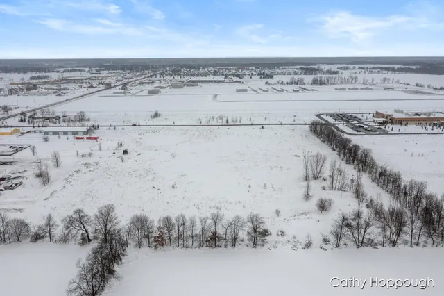 $580,000 | 3615 South State Road, Ionia, MI 48846