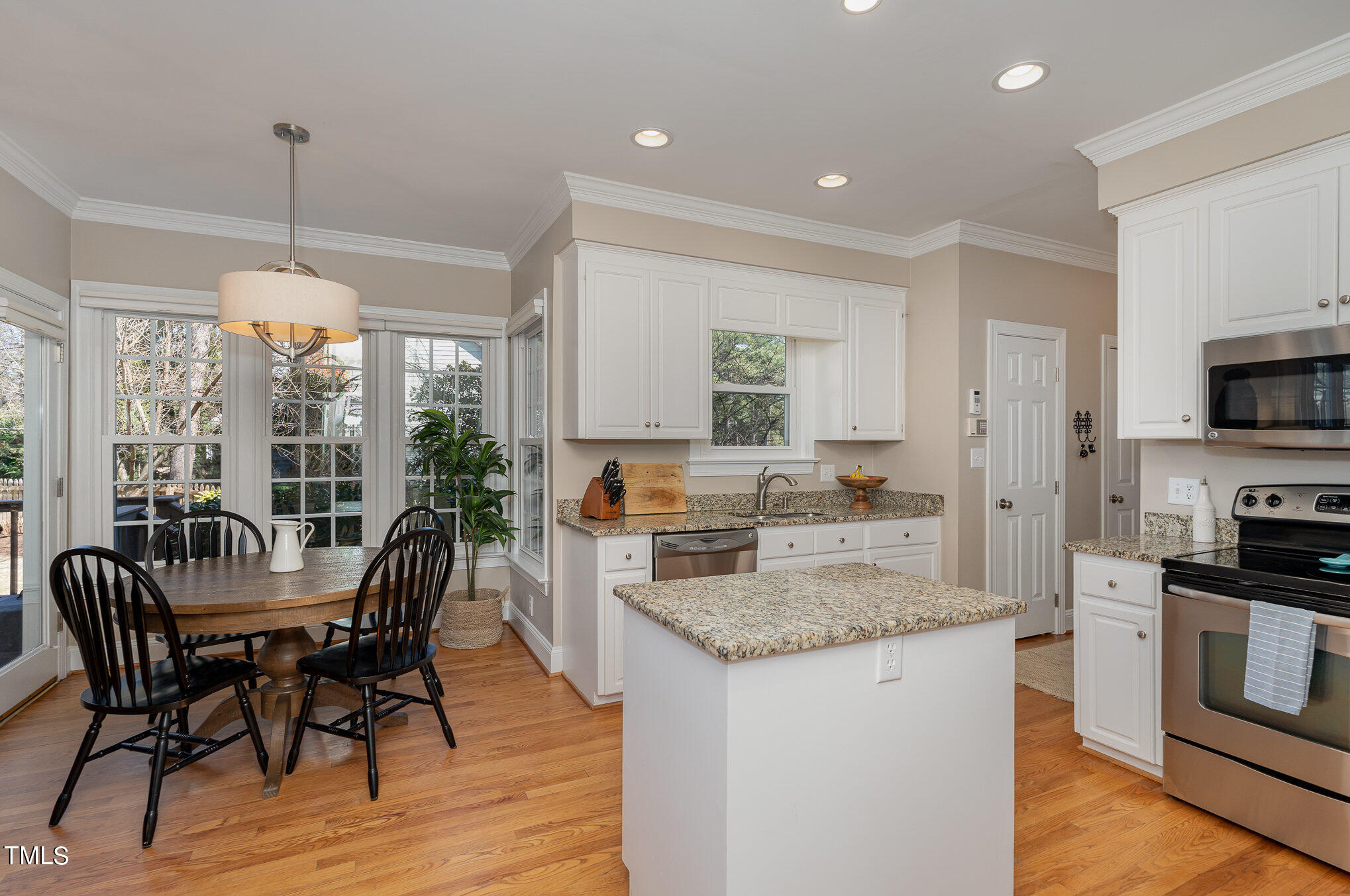 2500 Harptree Court Raleigh, NC 27613 - Photo 17 of 44 Kitchen