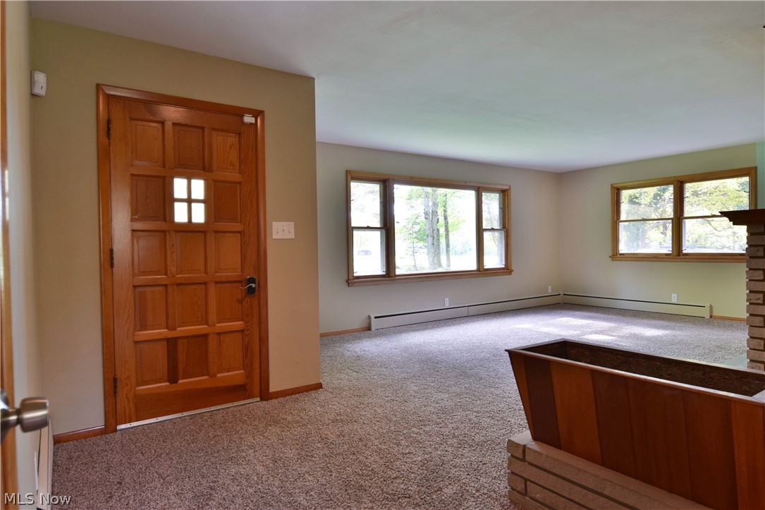 220 Warner Road Southeast Hubbard, OH 44425 - Photo 5 of 35 Gallery Image 5