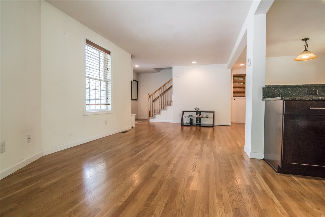 444 Mast Road Goffstown, NH 03045 - Photo 11 of 22 Gallery Image 11
