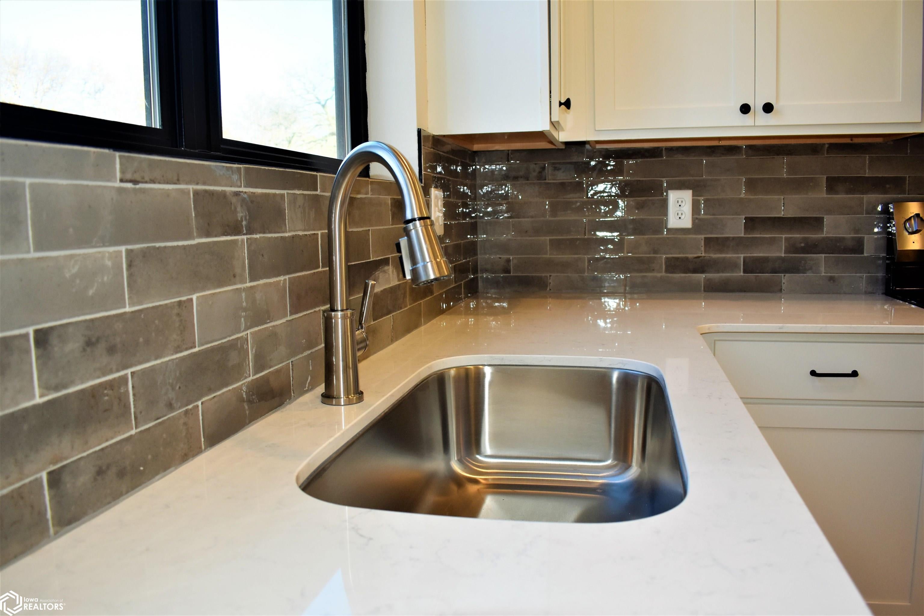 2358 River Road Iowa Falls, IA 50126 - Photo 6 of 41 Gallery Image 6