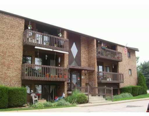 1201 Dutilh Road, Unit 2 Cranberry Township, PA 16066 - Photo 1 of 6 Exterior Front.