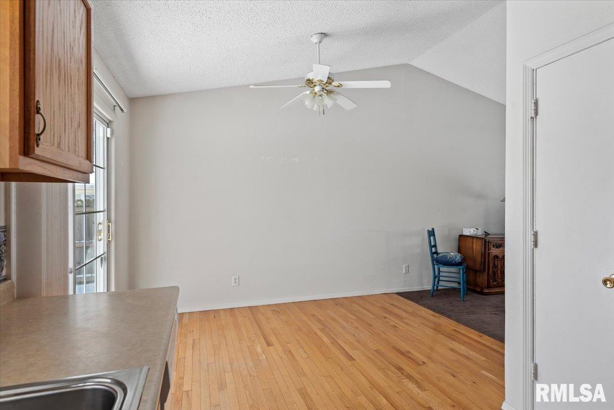 216 North Durkin Drive Springfield, IL 62702 - Photo 6 of 17