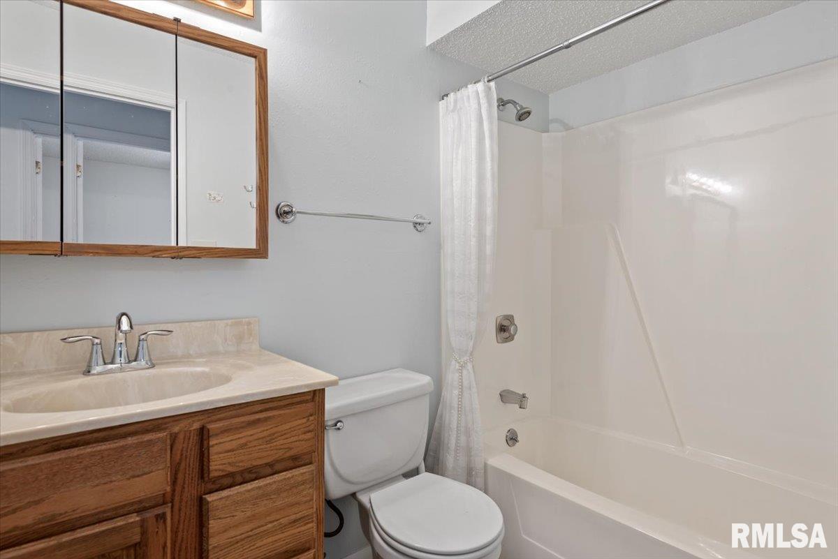 216 North Durkin Drive Springfield, IL 62702 - Photo 8 of 17