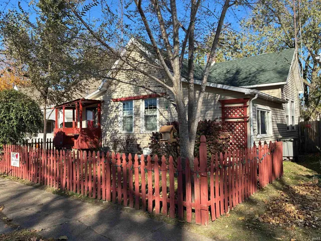 $99,900 | 120 East Swartzel Avenue, Vincennes, IN 47591