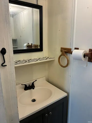 $99,900 | 120 East Swartzel Avenue, Vincennes, IN 47591