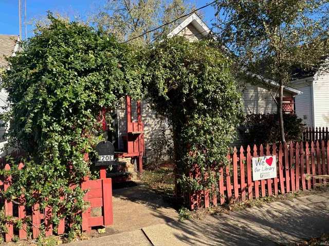 $99,900 | 120 East Swartzel Avenue, Vincennes, IN 47591