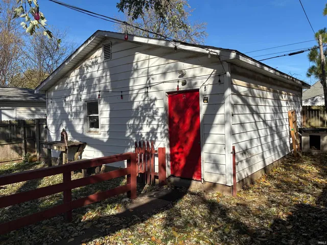 $99,900 | 120 East Swartzel Avenue, Vincennes, IN 47591