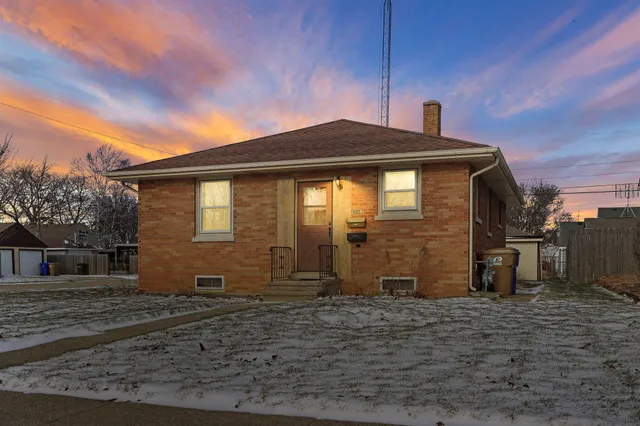 $224,900 | 2018 33rd Street, Kenosha, WI 53140