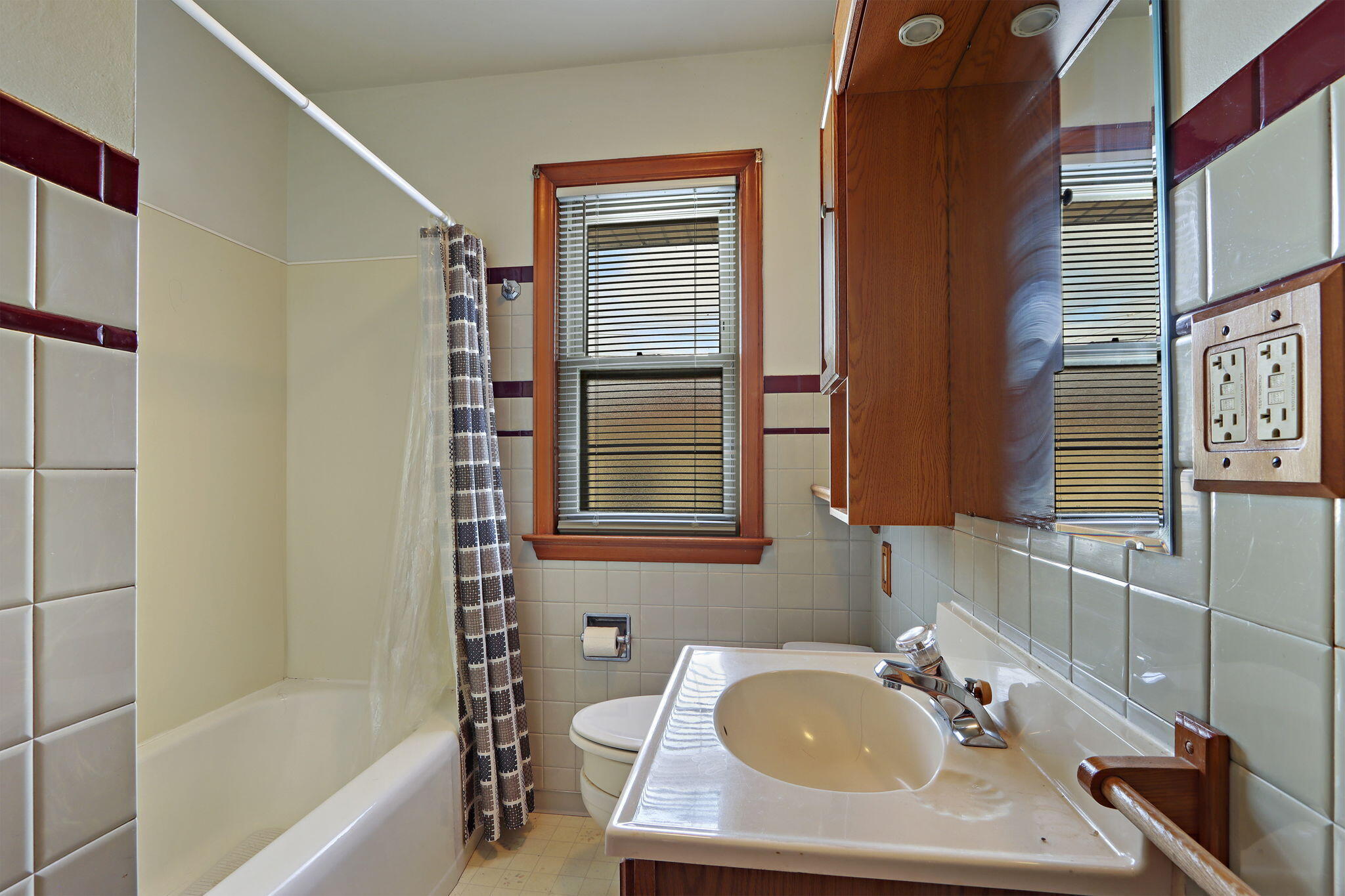 2018 33rd Street Kenosha, WI 53140 - Photo 15 of 24 14-web-or-mls-2018 33rd St, Kenosha, WI