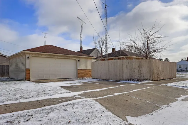 $224,900 | 2018 33rd Street, Kenosha, WI 53140