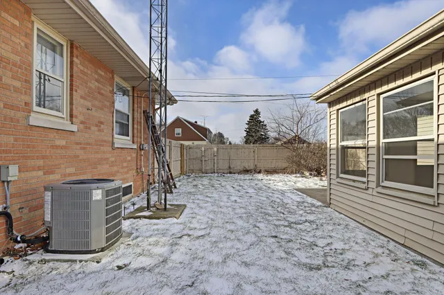 $224,900 | 2018 33rd Street, Kenosha, WI 53140