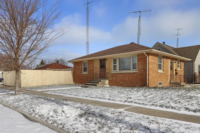 $224,900 | 2018 33rd Street, Kenosha, WI 53140