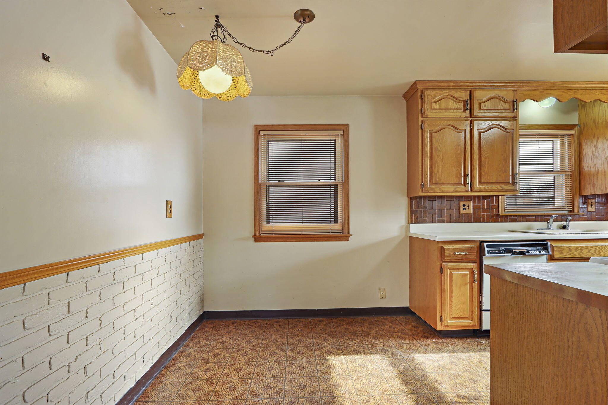 2018 33rd Street Kenosha, WI 53140 - Photo 9 of 24 8-web-or-mls-2018 33rd St, Kenosha, WI -