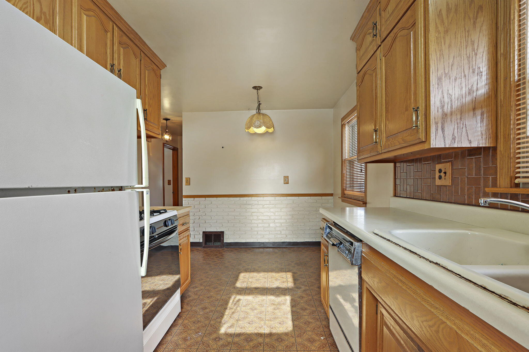 2018 33rd Street Kenosha, WI 53140 - Photo 10 of 24 9-web-or-mls-2018 33rd St, Kenosha, WI -