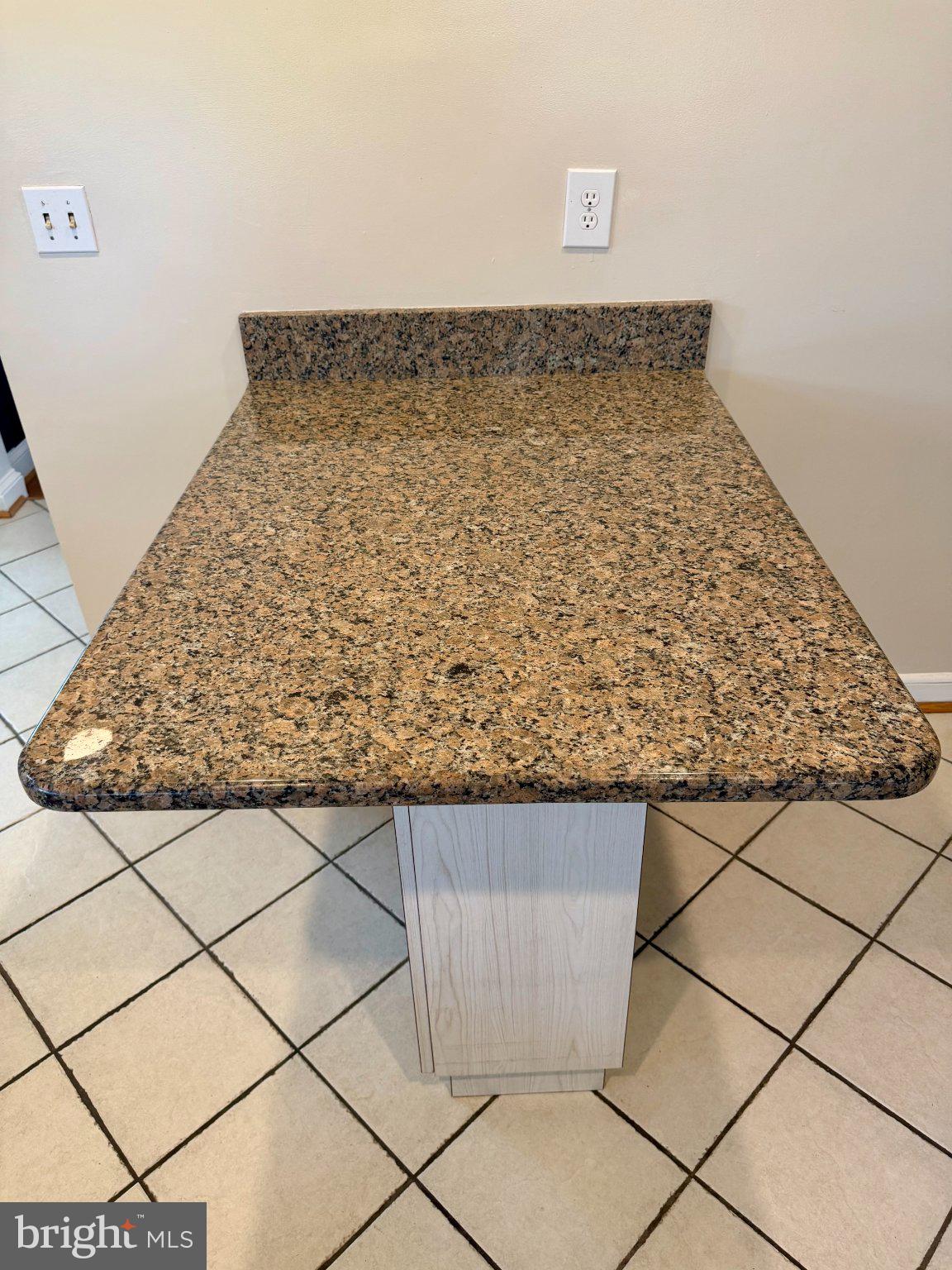 6318 Winner Avenue Baltimore, MD 21215 - Photo 21 of 75 Elegant granite countertop centerpiece.
