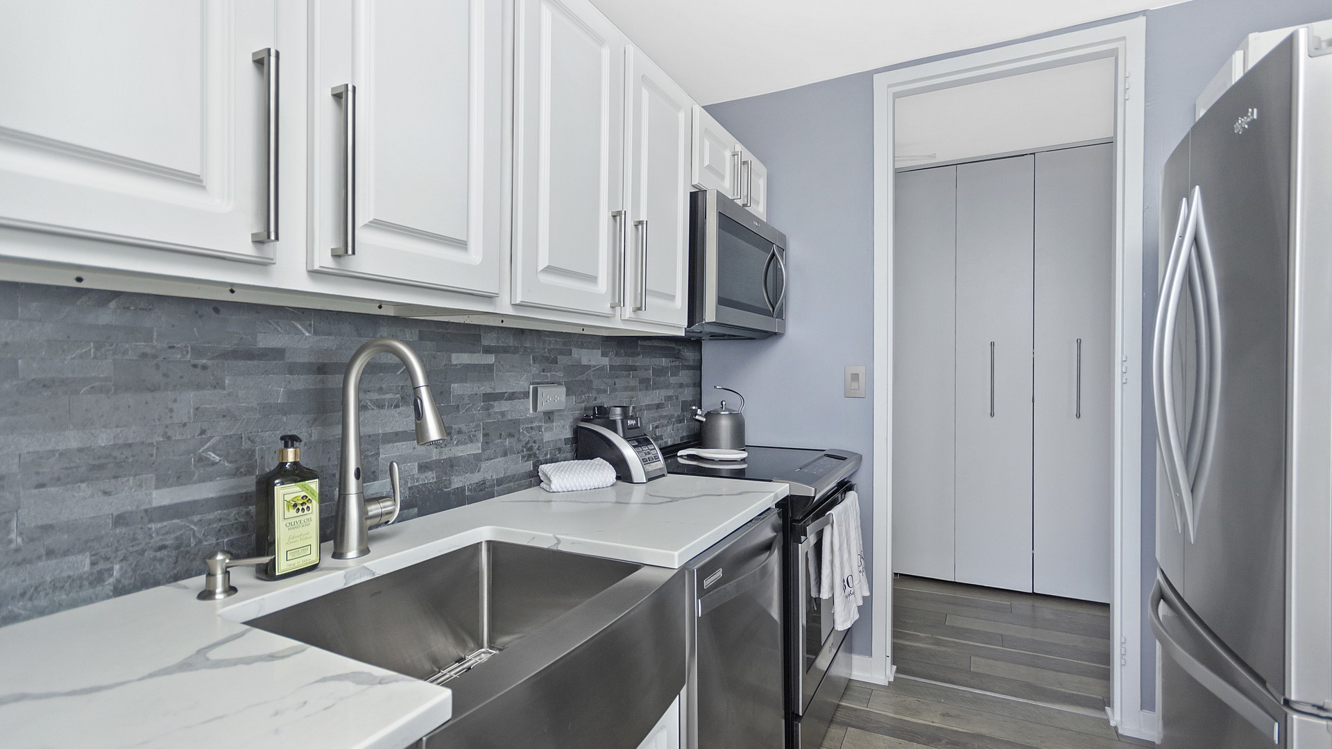 655 West Irving Park Road, Unit 1817 Chicago, IL 60613 - Photo 12 of 41