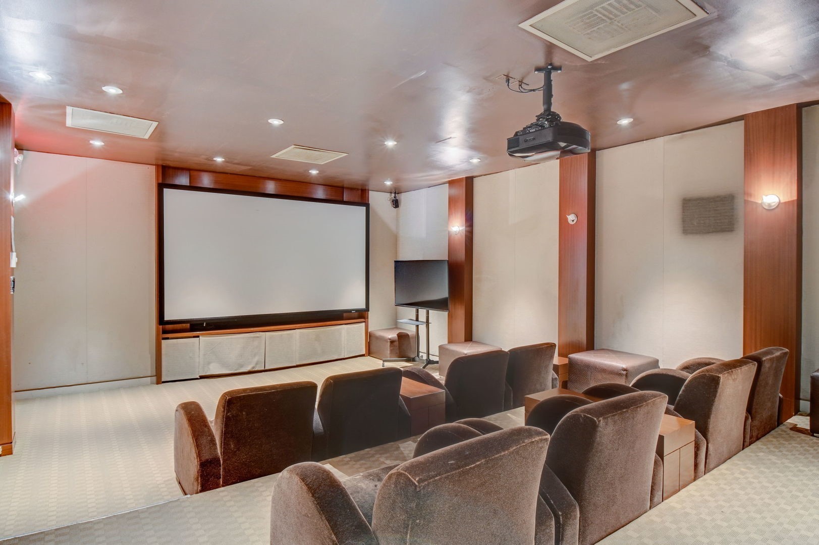 655 West Irving Park Road, Unit 1817 Chicago, IL 60613 - Photo 30 of 41