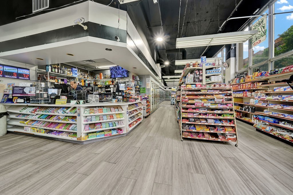 655 West Irving Park Road, Unit 1817 Chicago, IL 60613 - Photo 33 of 41