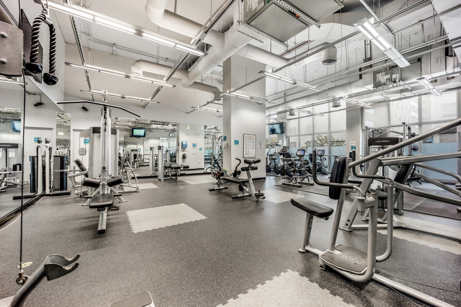 655 West Irving Park Road, Unit 1817 Chicago, IL 60613 - Photo 35 of 41