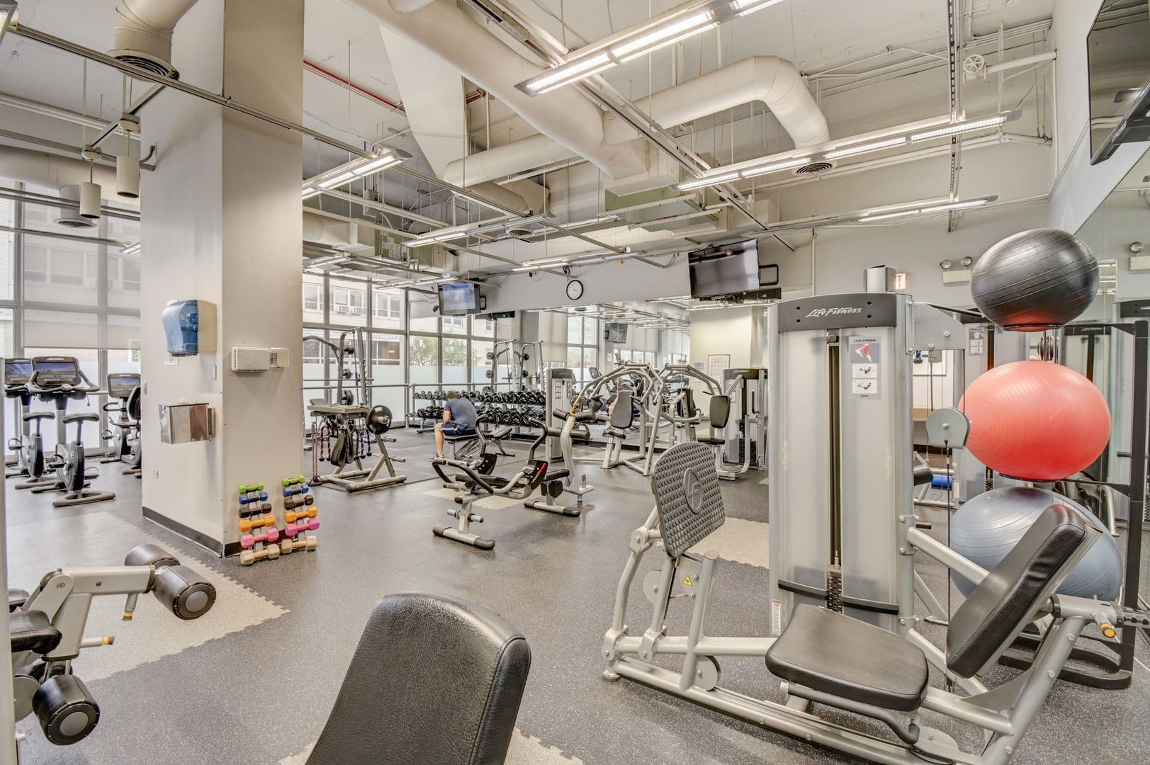 655 West Irving Park Road, Unit 1817 Chicago, IL 60613 - Photo 36 of 41