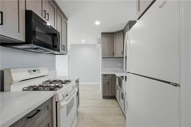 $2,800 | 805 South Kemp Avenue, Compton, CA 90220