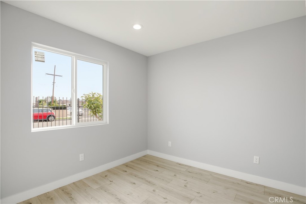 805 South Kemp Avenue Compton, CA 90220 - Photo 16 of 17