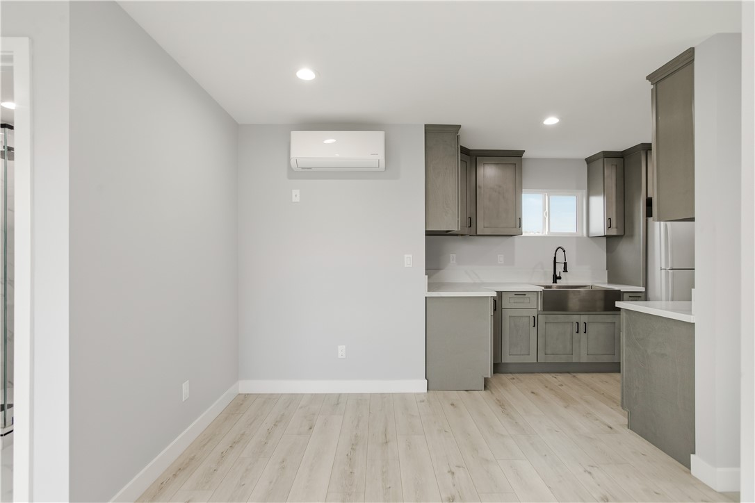 805 South Kemp Avenue Compton, CA 90220 - Photo 10 of 17