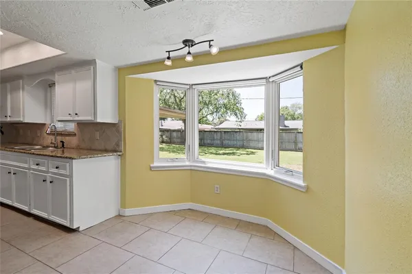 $2,500 | 4518 North Heron Drive, Seabrook, TX 77586