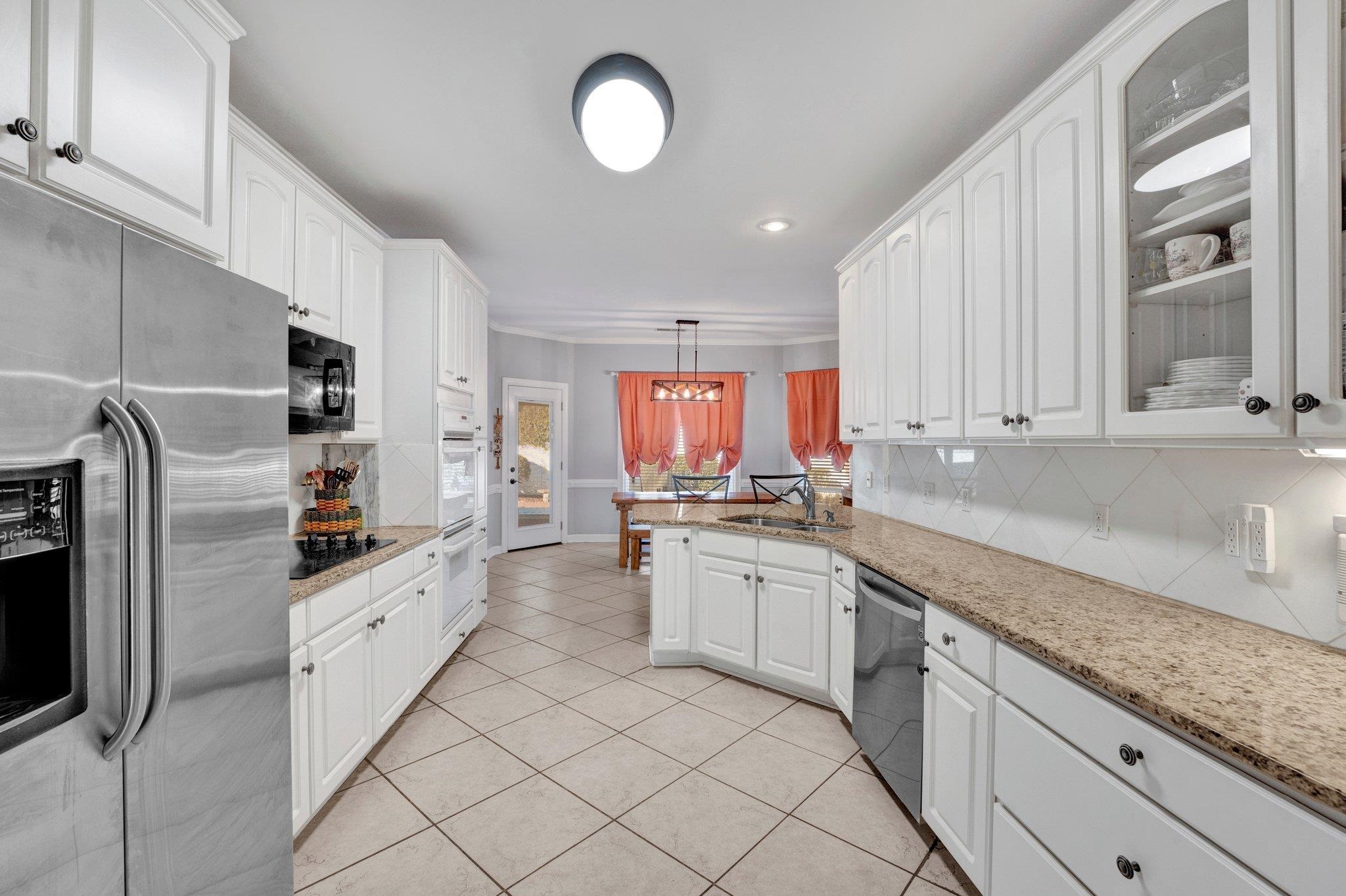 571 Roehampton Cove Collierville, TN 38017 - Photo 12 of 40 Gallery Image 12