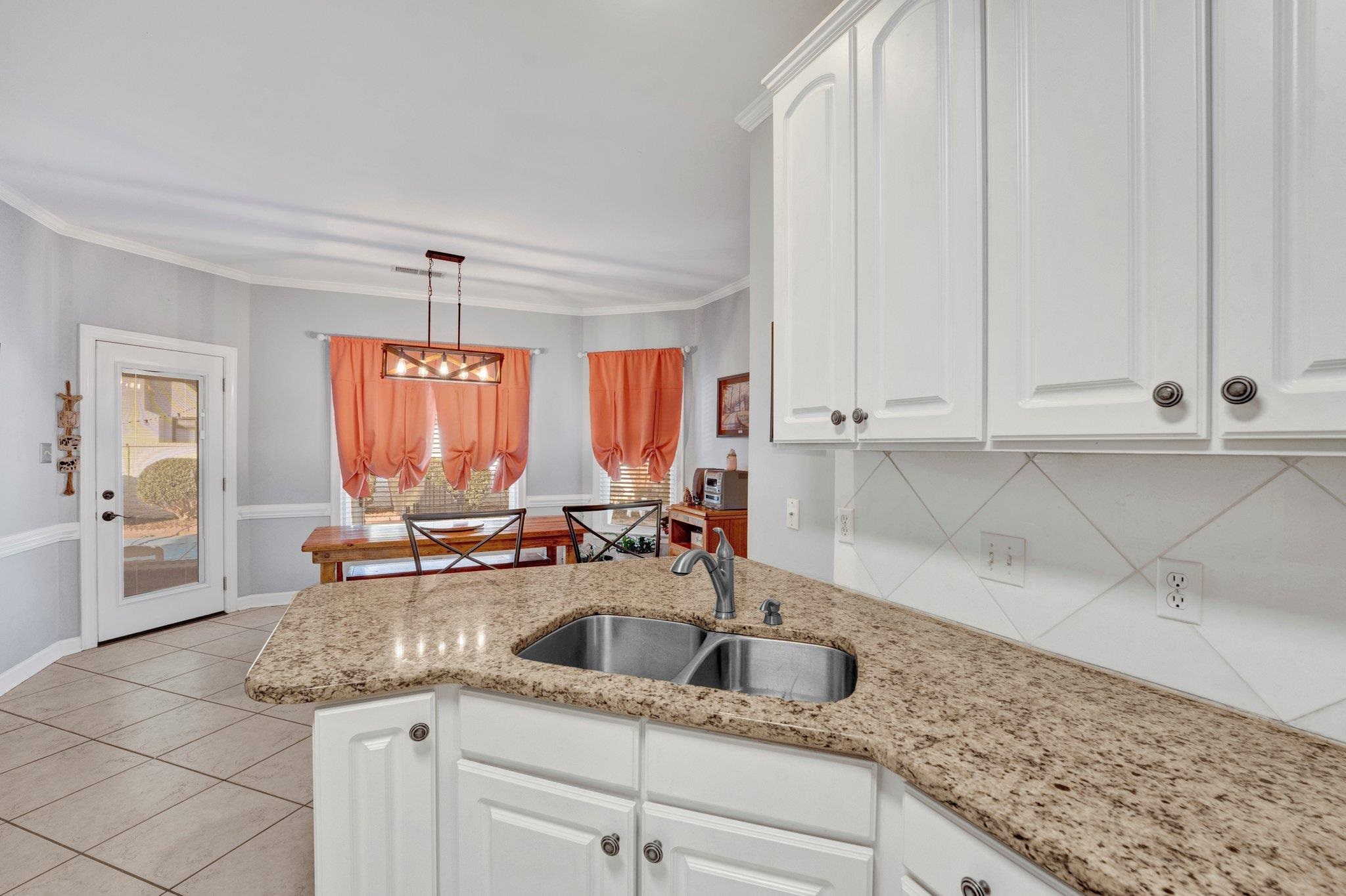 571 Roehampton Cove Collierville, TN 38017 - Photo 13 of 40 Gallery Image 13