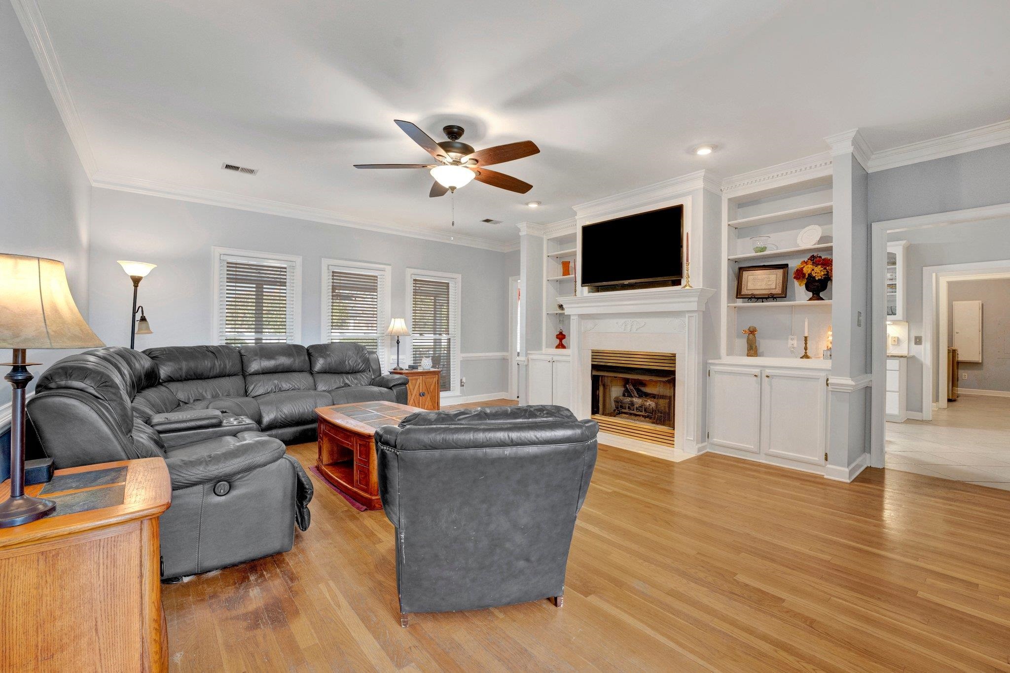 571 Roehampton Cove Collierville, TN 38017 - Photo 8 of 40 Gallery Image 8