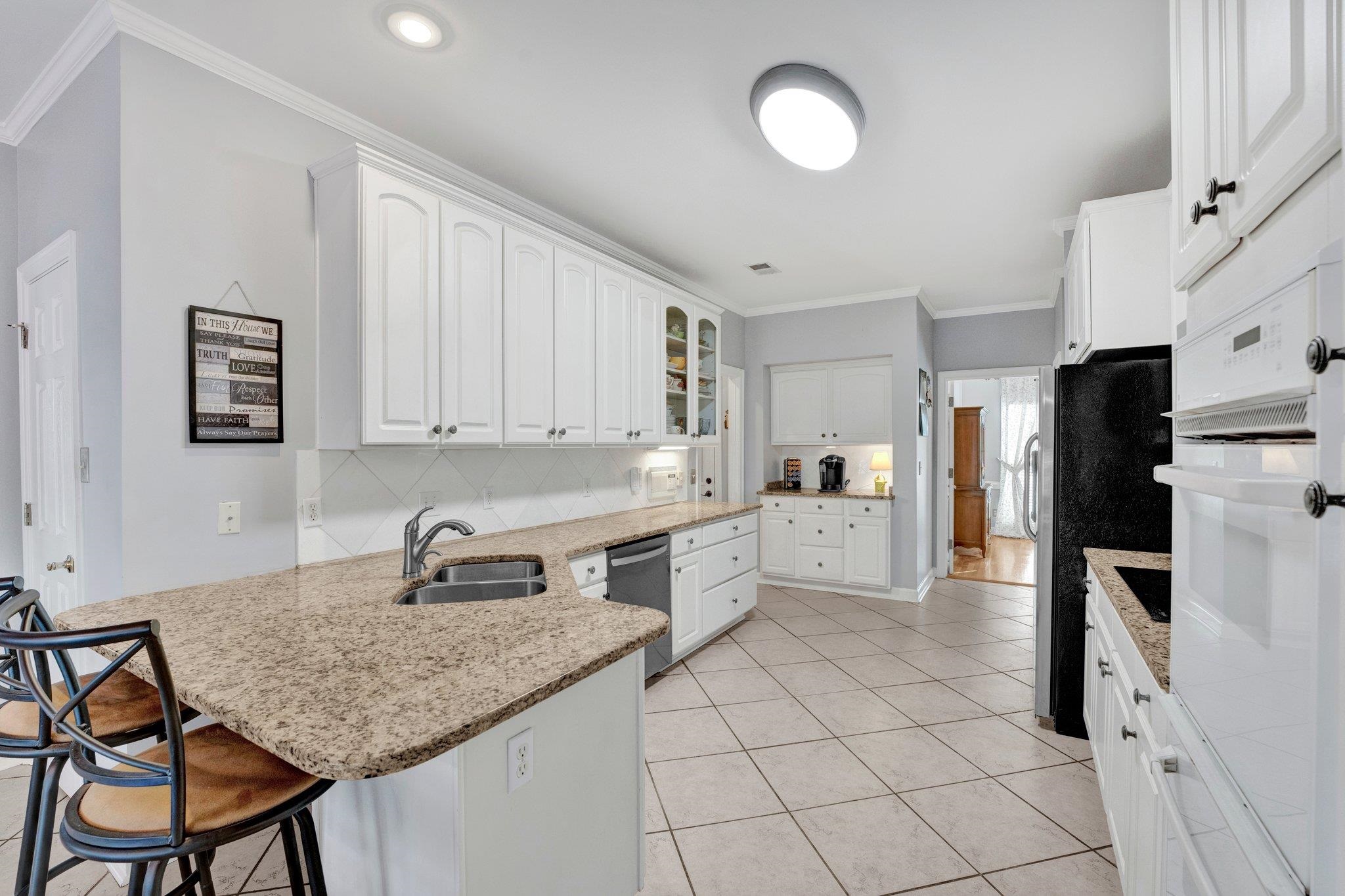 571 Roehampton Cove Collierville, TN 38017 - Photo 9 of 40 Gallery Image 9
