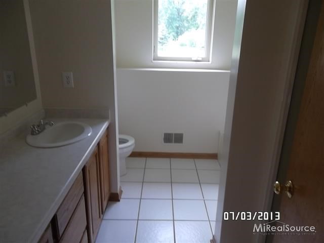 5483 Roberts Road Marine City, MI 48039 - Photo 9 of 16 31155380-8.JPG