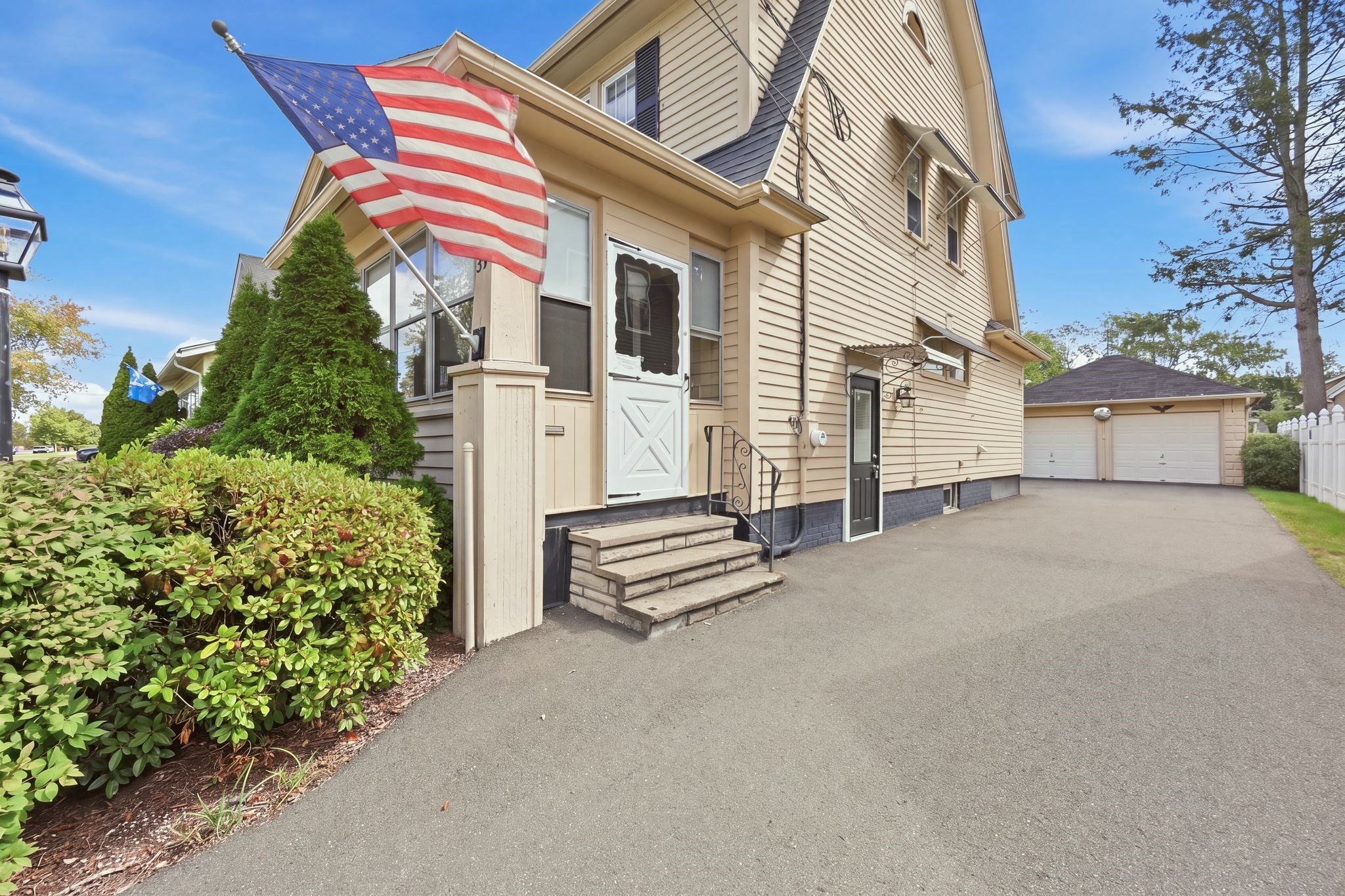 35 Rimmon Avenue Springfield, MA 01107 - Photo 3 of 41 Gallery Image 3