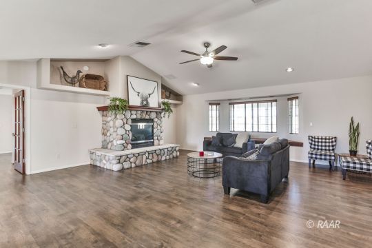411 North Wildflower Street Ridgecrest, CA 93555 - Photo 10 of 35