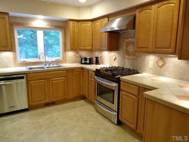 4725 Randolph Court Raleigh, NC 27606 - Photo 8 of 25 Gallery Image 8