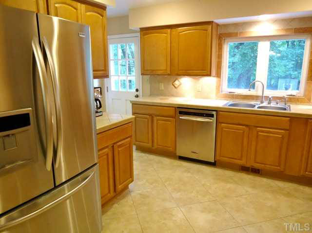 4725 Randolph Court Raleigh, NC 27606 - Photo 9 of 25 Gallery Image 9
