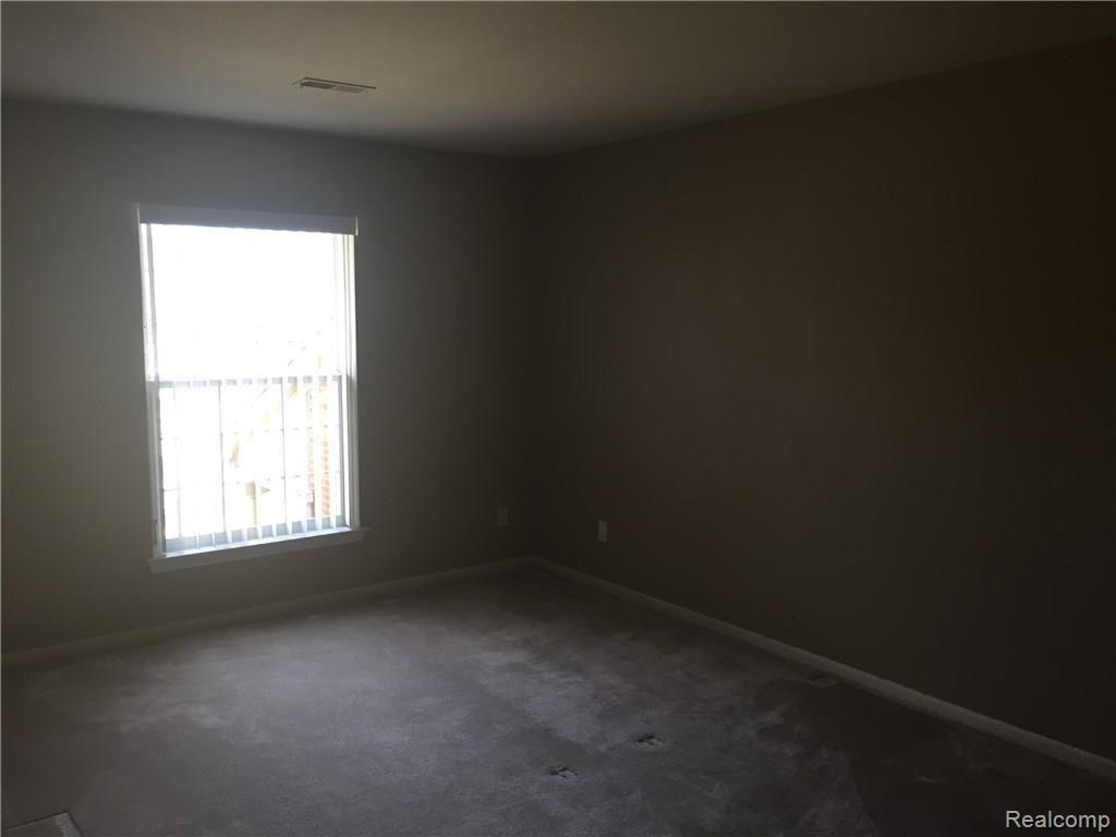 3697 Oakmonte Boulevard Rochester, MI 48306 - Photo 14 of 28