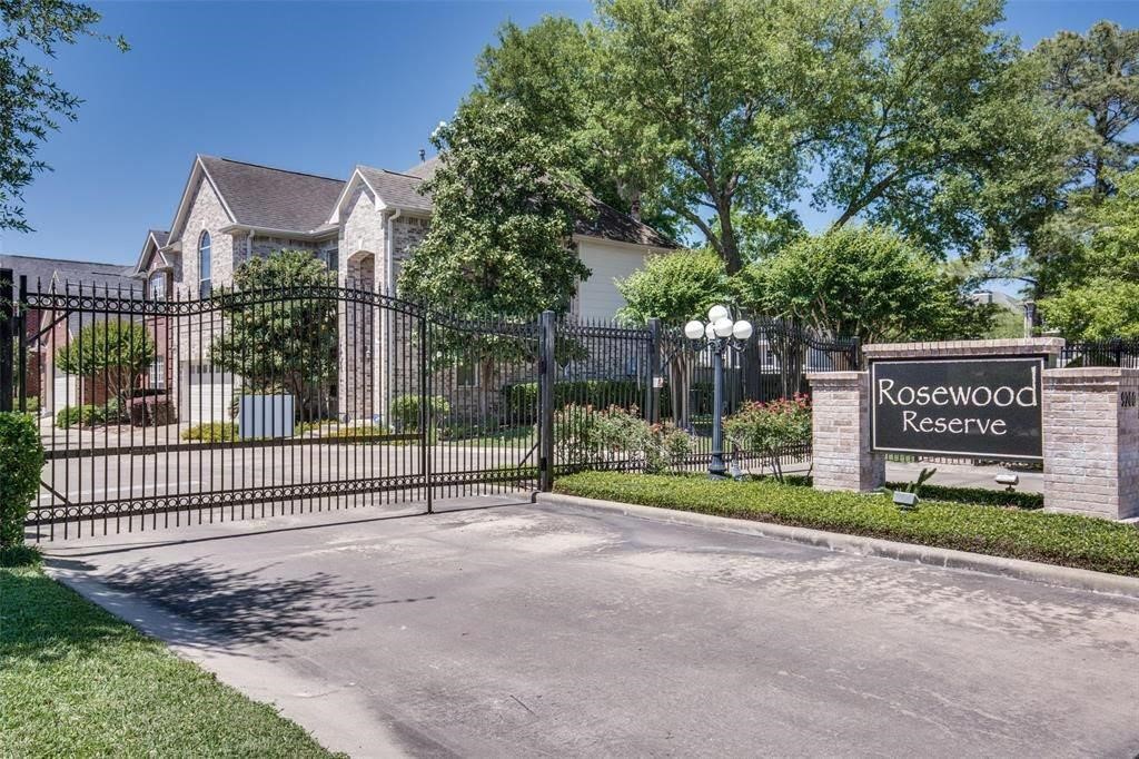 9230 Rouge Circle Houston, TX 77063 - Photo 18 of 19