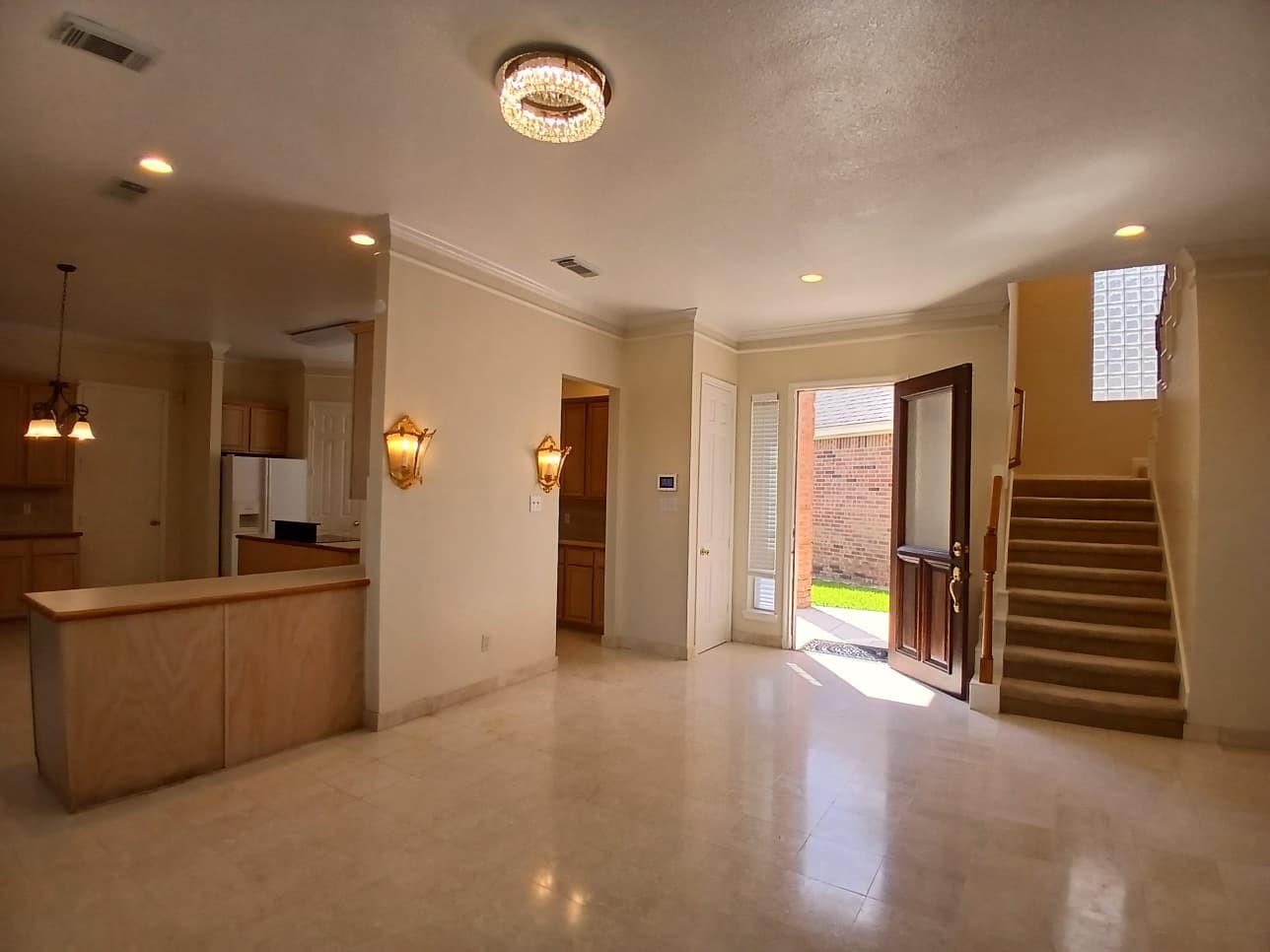 9230 Rouge Circle Houston, TX 77063 - Photo 2 of 19