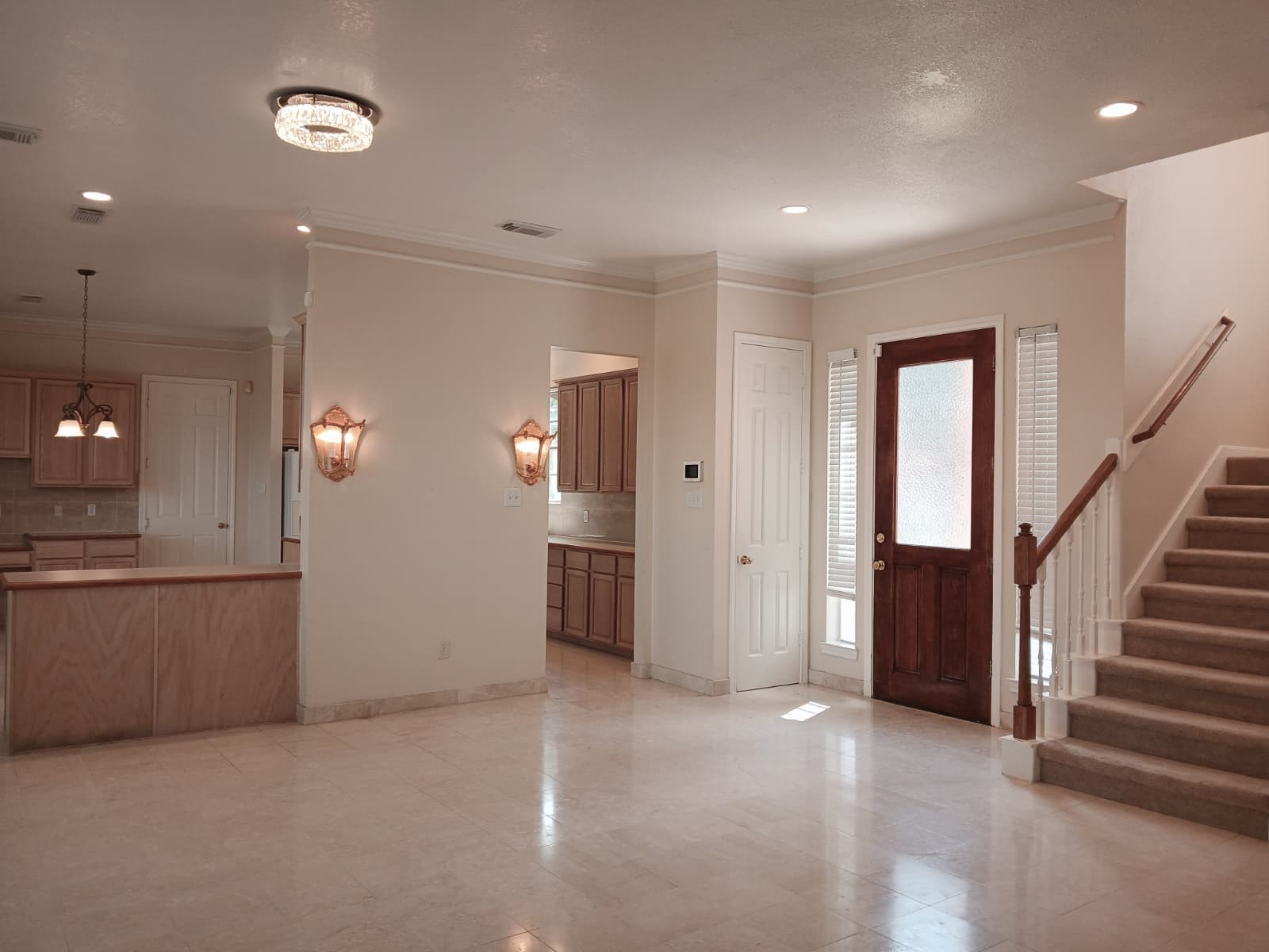 9230 Rouge Circle Houston, TX 77063 - Photo 4 of 19