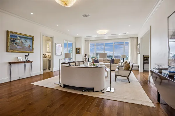 $2,350,000 | 2121 Kirby Drive, Unit 4NE, Houston, TX 77019