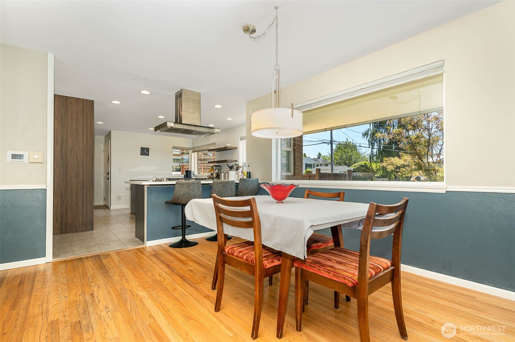 3200 30th Avenue West Seattle, WA 98199 - Photo 11 of 38